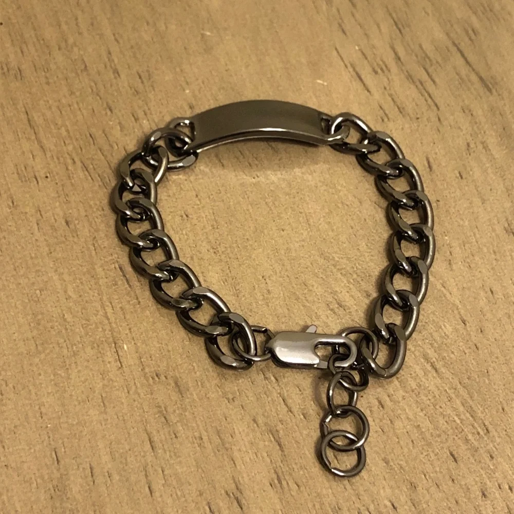 N/A sleek men’s